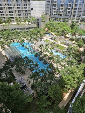 Pool - 3BR Flat in Taman Anggrek Residence (Jakarta)
