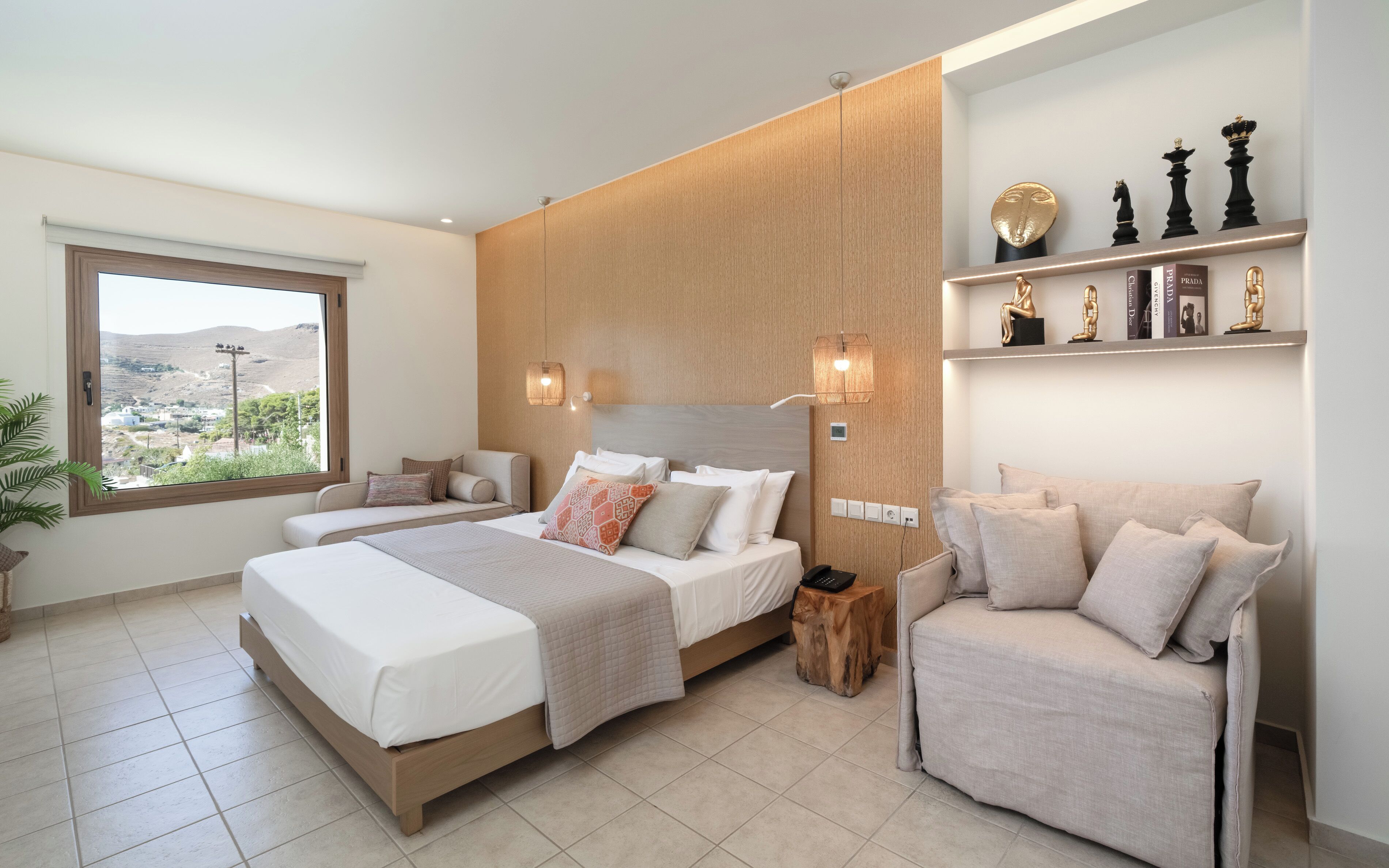 In-room safe, laptop workspace, blackout drapes