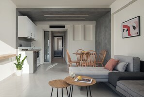 Superior Apartment | Living area | Flat-screen TV - Enaria (Nafplio)