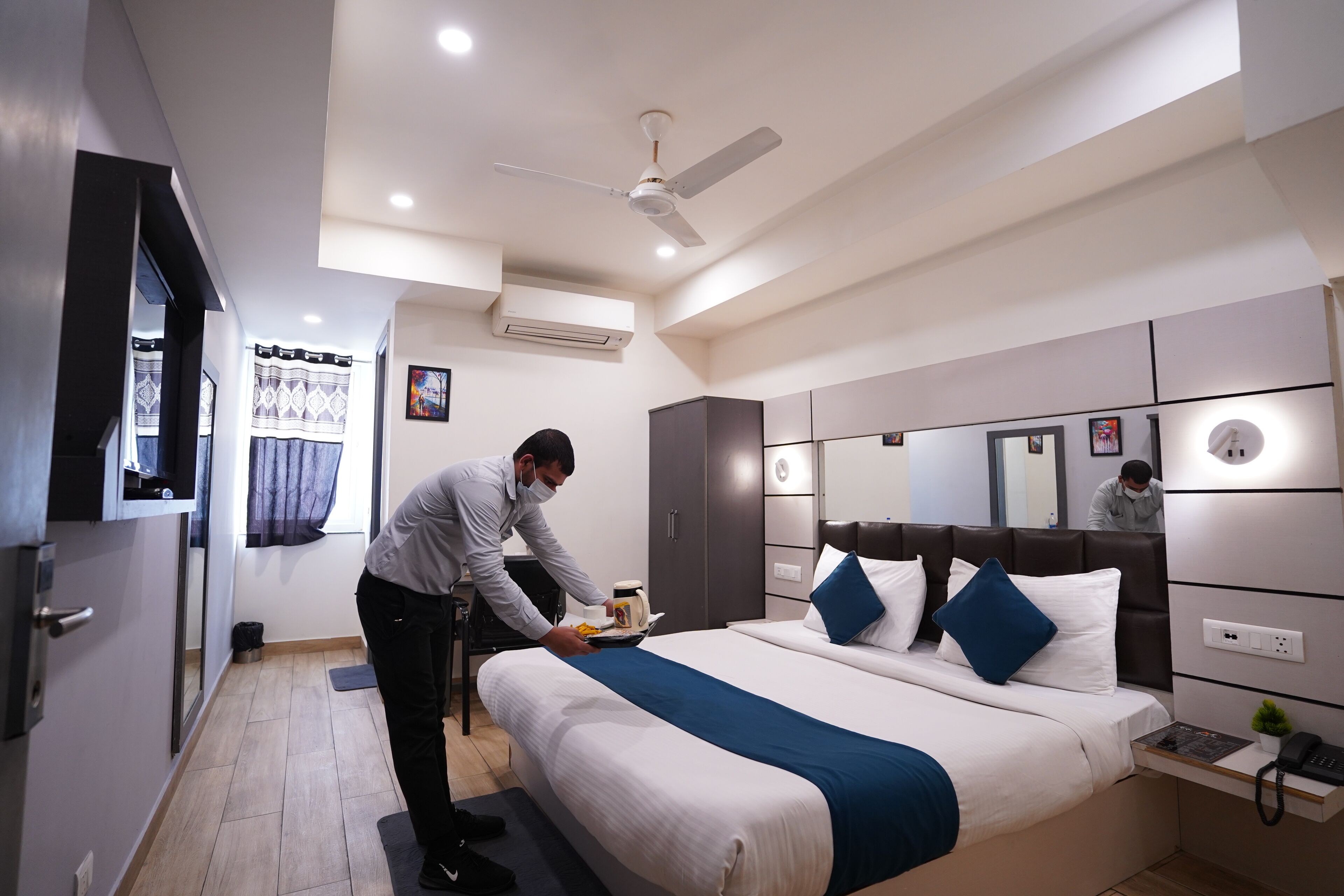 Executive Room | 1 bedroom, desk, free WiFi
