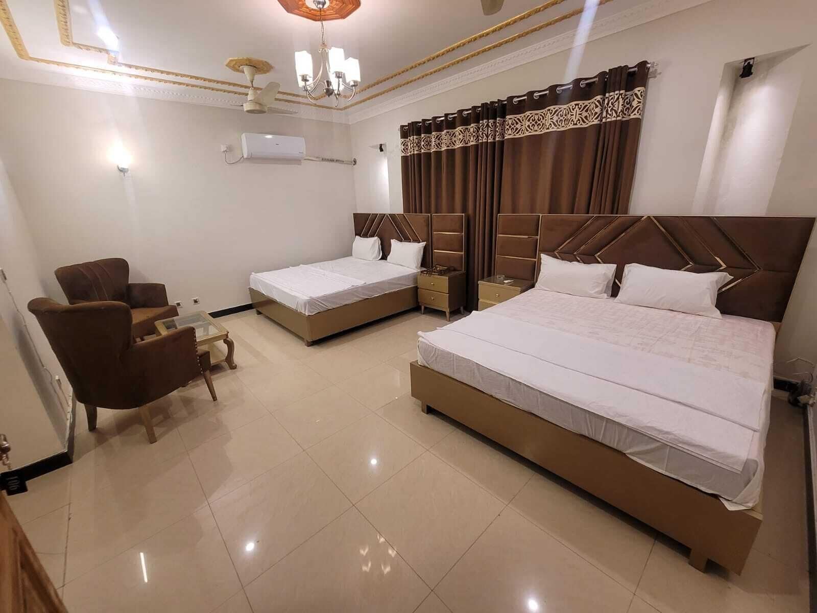 Suite | Desk, soundproofing, free WiFi