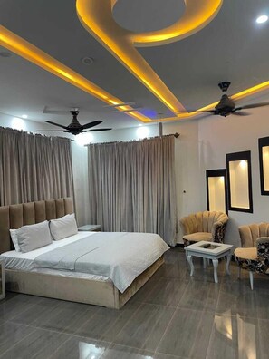 Deluxe Double Room | Desk, soundproofing, free WiFi - Dream Inn Guest House Islamabad (Islamabad)