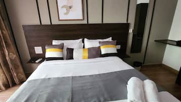 Deluxe-Zimmer, Balkon | 1 Schlafzimmer, kostenloses WLAN, Bettwäsche