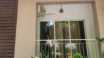 Deluxe Room, Balcony | Balcony