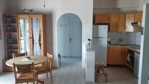 Kühlschrank, Ofen, Herdplatte, Geschirrspüler