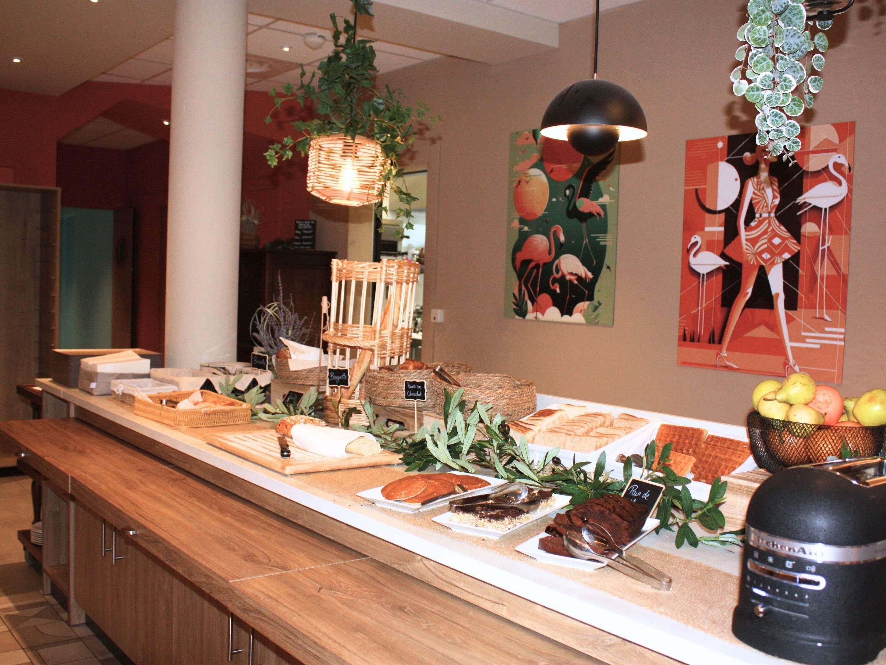 Daily buffet breakfast (EUR 12.5 per person)