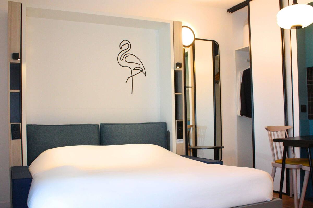 Hochwertige Bettwaren, Verdunkelungsvorhänge, schallisolierte Zimmer