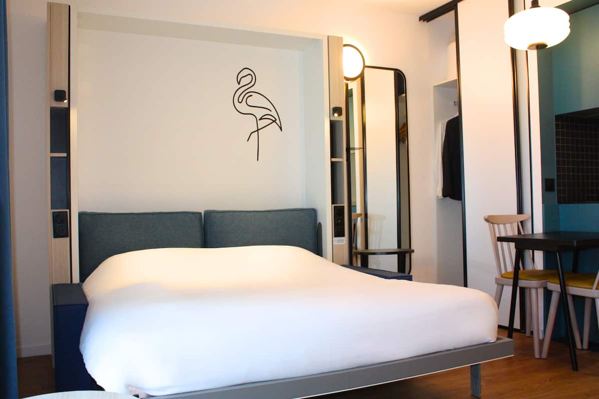Studio, 1 Double Bed | Premium bedding, blackout drapes, soundproofing, iron/ironing board