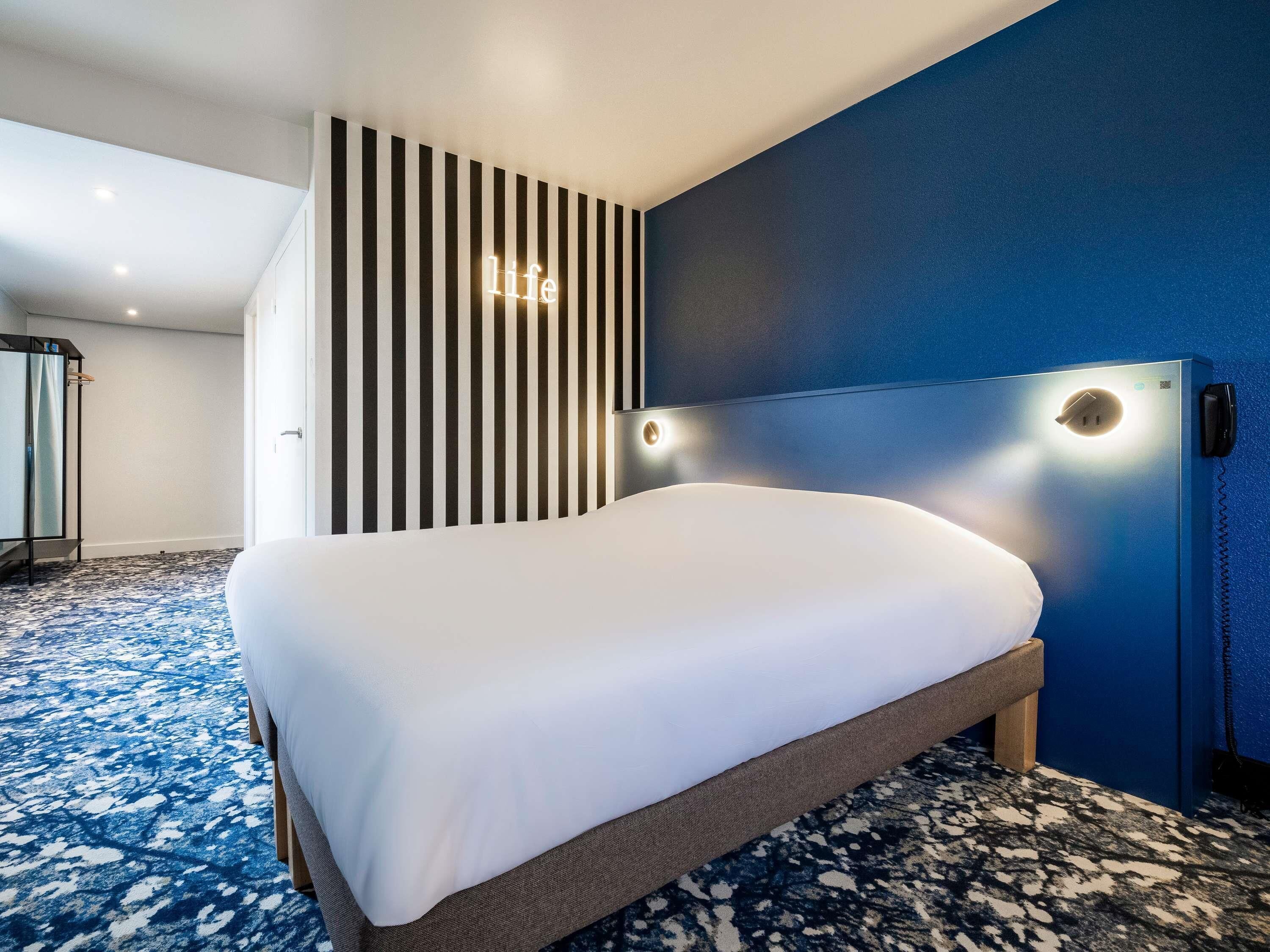 Room, 1 Double Bed | Desk, blackout drapes, soundproofing, free WiFi