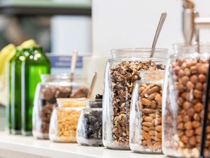 Petit déjeuner buffet servi tous les jours en supplément