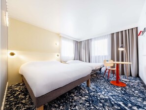 Room, 1 Double Bed with Sofa bed | Desk, blackout curtains, soundproofing, free WiFi