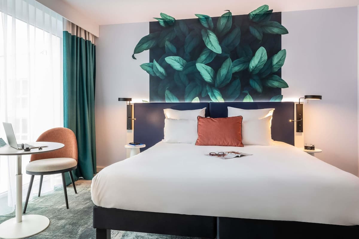 Ylelliset vuodevaatteet, pimennysverhot, äänieristys