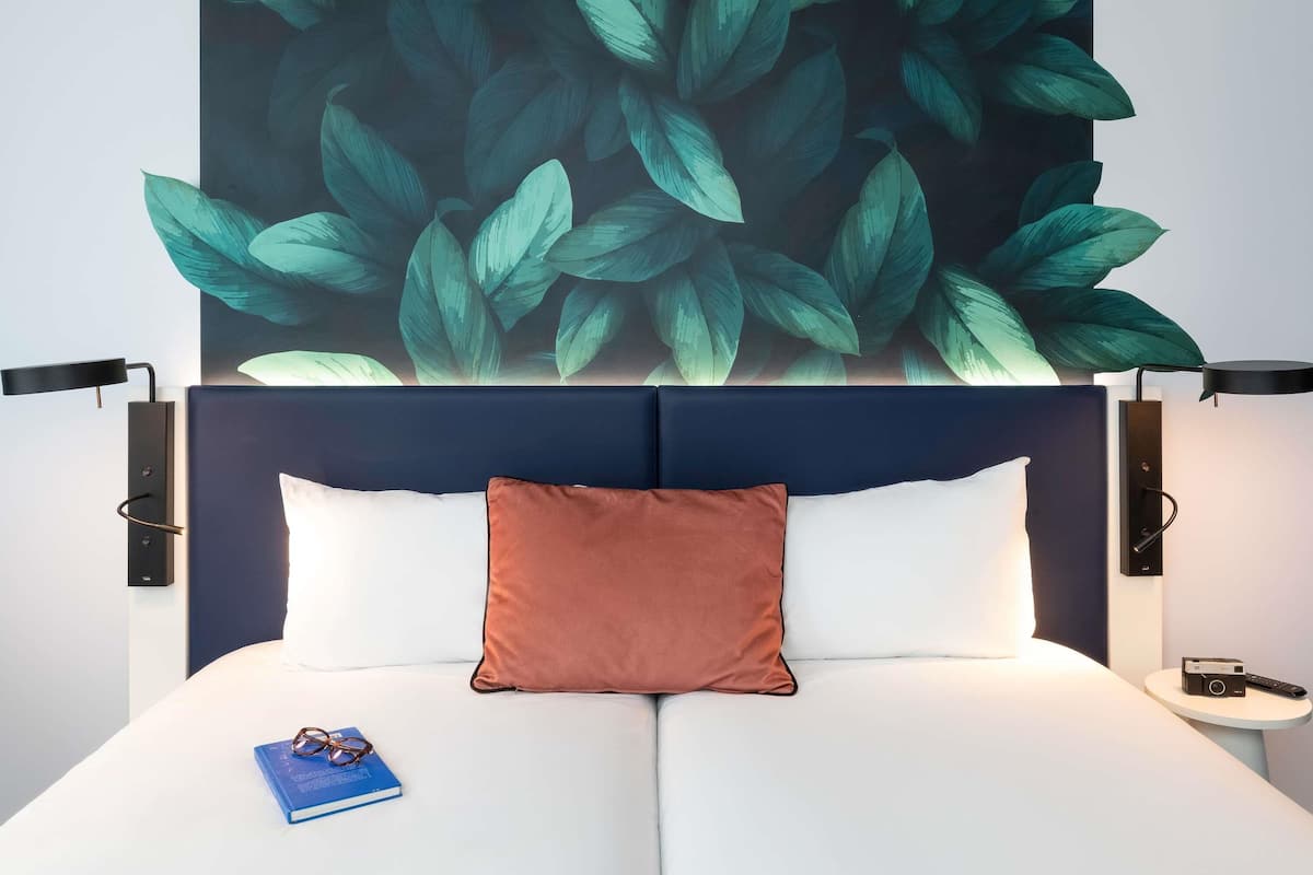 Ropa de cama de alta calidad y cortinas blackout