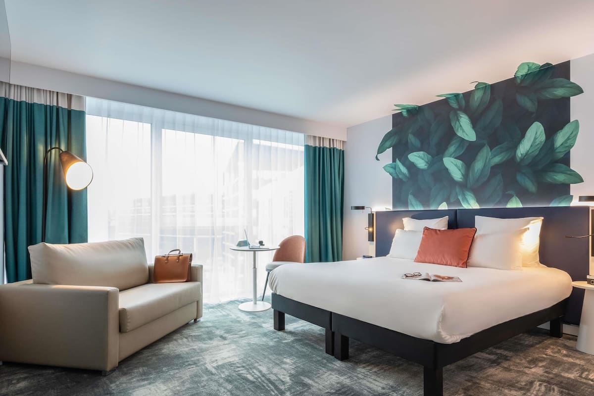 Junior Suite, 1 Double Bed with Sofa bed | Premium bedding, individually decorated, blackout drapes, soundproofing