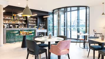 Breakfast, lunch, dinner served; French cuisine