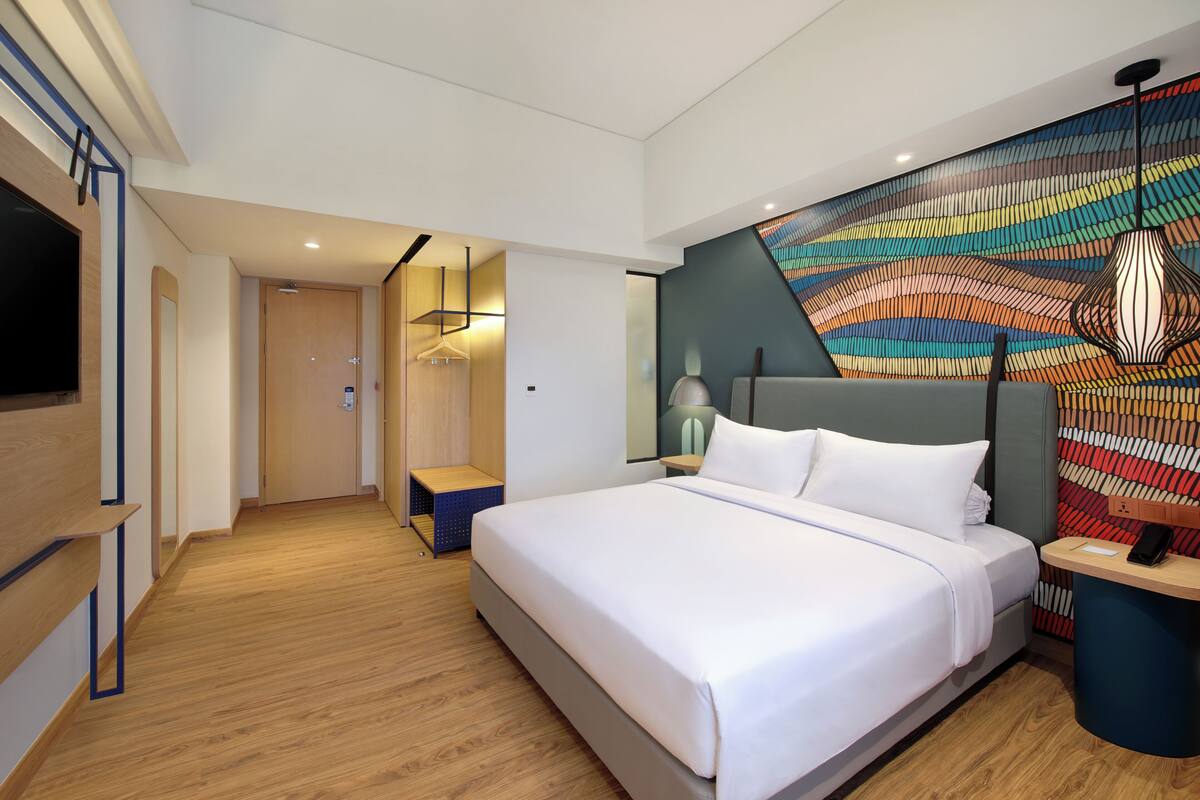 Kamar Superior, 1 Tempat Tidur Double | Brankas, ruang kerja ramah laptop, kedap suara, dan setrika/meja setrika