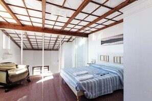 6 bedrooms, free WiFi, bed sheets - Tenuta San Cassiano with garden and pool (San Cassiano)