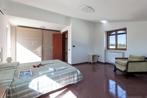 Villa familiar, varias habitaciones (Tenuta San Cassiano With Garden And) | 6 habitaciones, wifi gratis y ropa de cama 