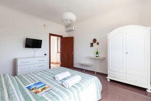 Familienvilla, Mehrere Schlafzimmer (Tenuta San Cassiano With Garden And) | 6 Schlafzimmer, kostenloses WLAN, Bettwäsche