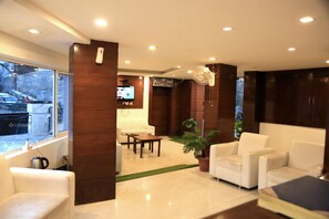 Reception - Hotel Royal Queen (Dehradun)