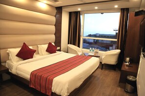 Deluxe Room | 1 bedroom, desk, free WiFi - Hotel Royal Queen (Dehradun)