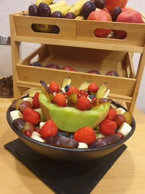 Daily buffet breakfast for a fee - Stadthotel im Kolpinghaus  (Werne)