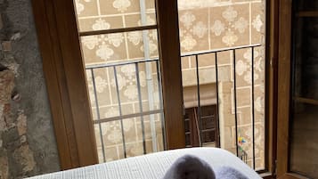 4 slaapkamers, een strijkplank/strijkijzer, reisbedje, wifi