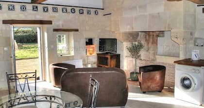 Charming 16th-18th Century House: Renovated, Close to Loire, Family-Friendly, All-Inclusive