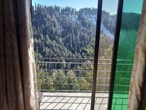 Deluxe Apartment | Mountain view - Grace Hotel & Apartments (Abbottabad)