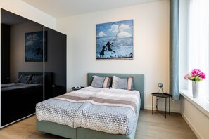 Lägenhet City - 1 kingsize-säng | 1 sovrum, individuell inredning, unika möbler och arbetsyta för laptop