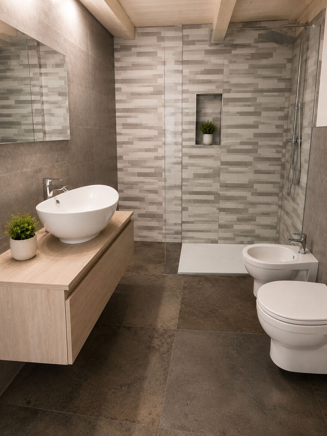 Douche, sèche-cheveux, bidet, serviettes fournies