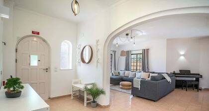 Spacious House | Terrace & Swimming Pool by Host Wise