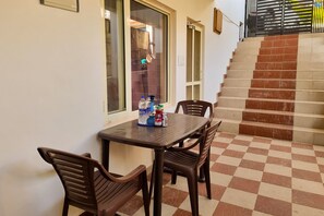 Lobby sitting area - Hotel JK Dharamshala (Dharamshala)