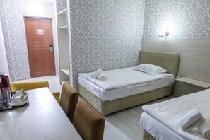 Standard Twin Room | Desk, free WiFi, bed sheets