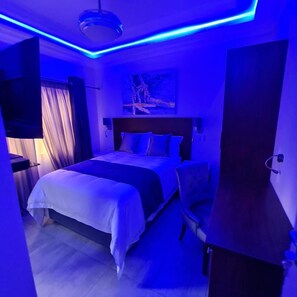 Deluxe-Zimmer | Schallisolierte Zimmer, Bügeleisen/Bügelbrett, kostenloses WLAN