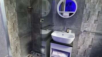 Deluxe-Zimmer | Badezimmer