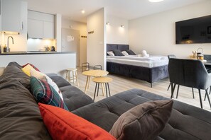 Superior Studio Suite | 1 bedroom, iron/ironing board, free WiFi, bed sheets