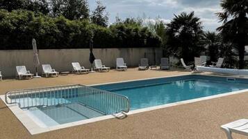 Piscine extérieure, piscine chauffée