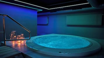 室內 Spa 池