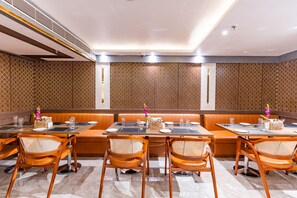 Restaurant - Regenta Inn Gurugram (Gurugram)