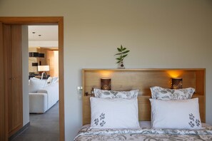 3 bedrooms, in-room safe, iron/ironing board, free WiFi