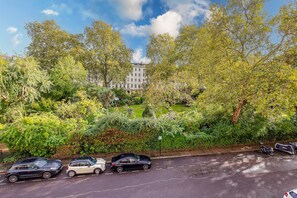 Property grounds - Luxury 1bed Flat on Eccleston Square (London)