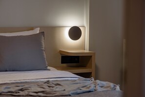 Deluxe Apartment | Desk, laptop workspace, iron/ironing board, free WiFi