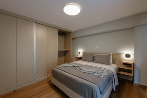 Deluxe-huoneisto | Työpöytä, kannettavalle tietokoneelle sopiva työtila