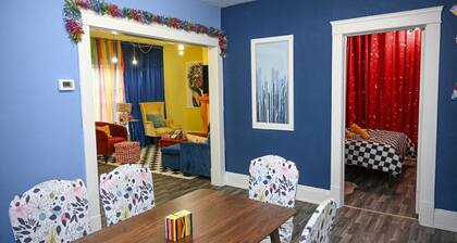 The Colorful Retreat | Themed | Sleeps 8