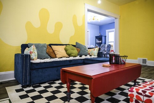 The Colorful Retreat | Themed | Sleeps 8
