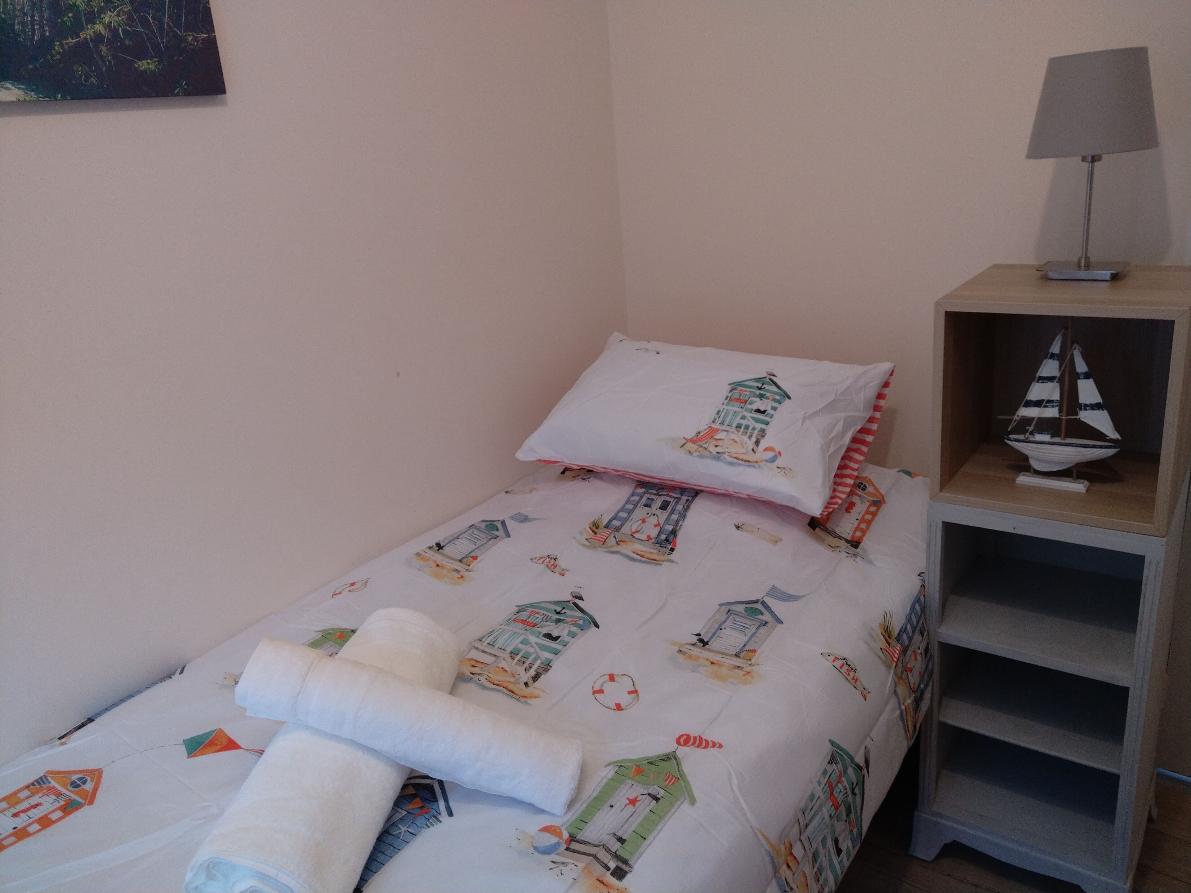 3 habitaciones, tabla de planchar con plancha y wifi gratis 