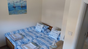 Talo | 3 makuuhuonetta, silitysrauta/-lauta, ilmainen Wi-Fi, vuodevaatteet