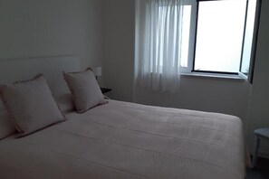 3 bedrooms, iron/ironing board, free WiFi, bed sheets - Villa Sofia (Foz do Arelho)