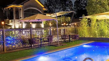Outdoor pool